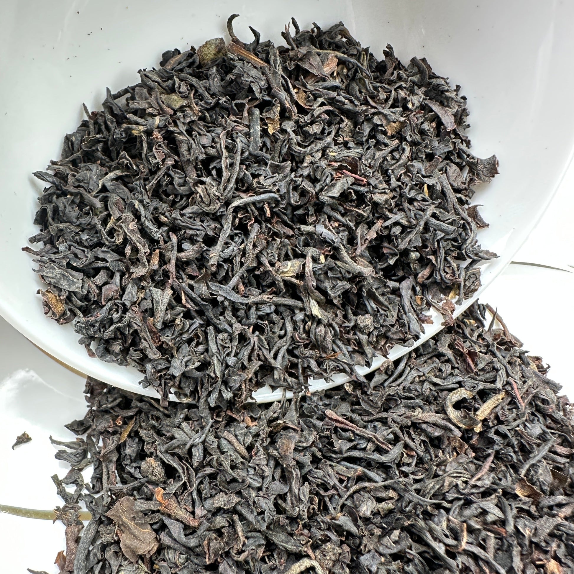 Premium English Breakfast Tea, Black Tea Loose Leaf Tea spilling