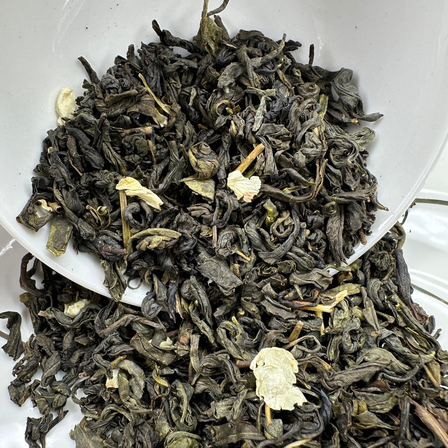 Jasmine Loose Leaf Tea, Green Loose Leaf Tea Spilling